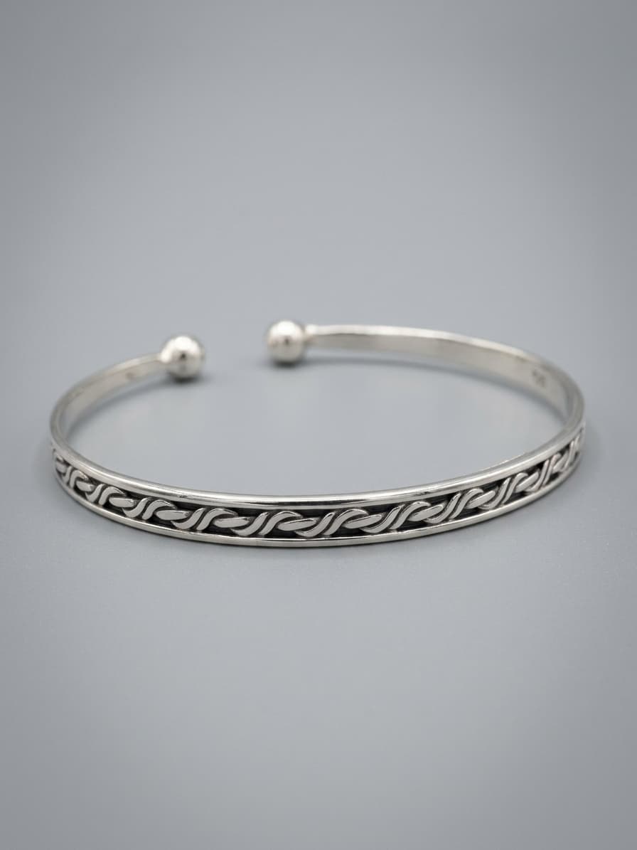 Candra Silver Bangle